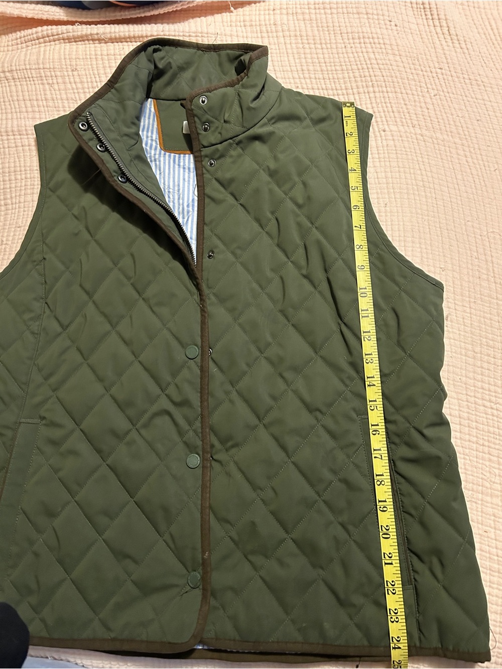 Vineyard Vines green veet